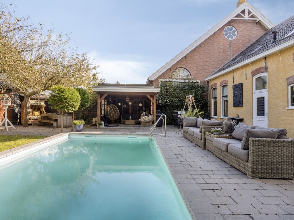 Dorpsstraat 43, Hellevoetsluis