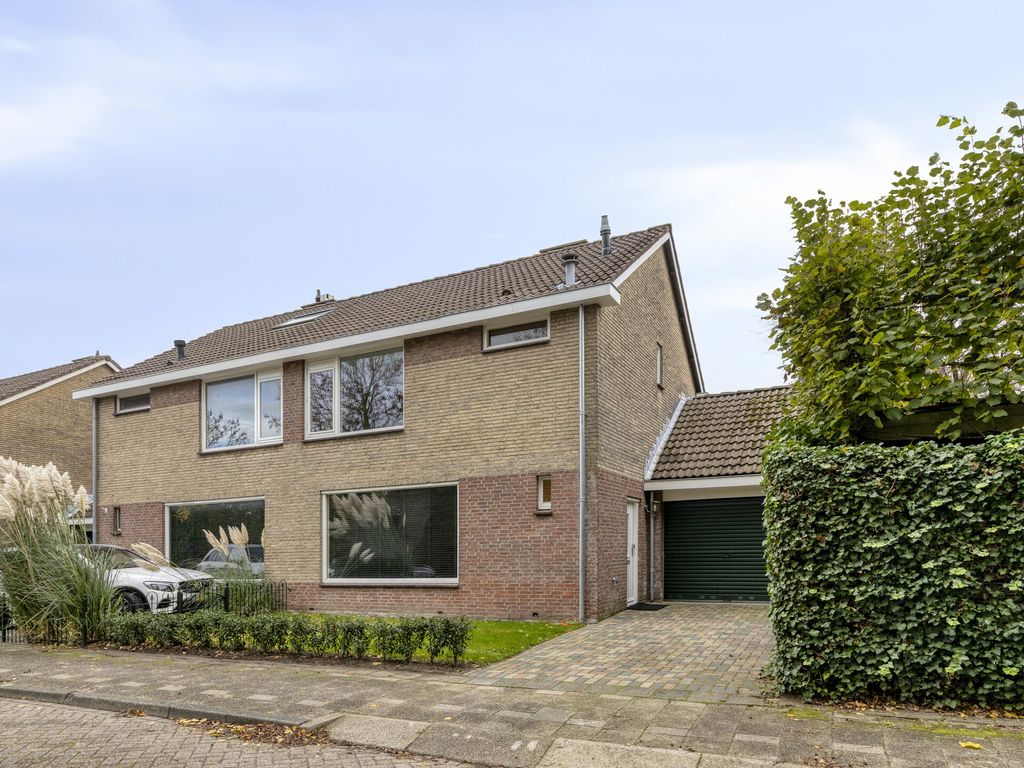 Kastanjestraat 1, Rockanje