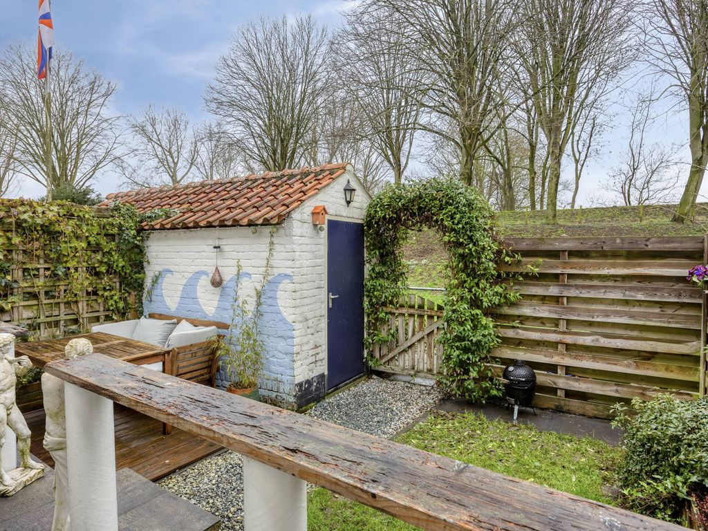 Witte de Withstraat 32, Brielle