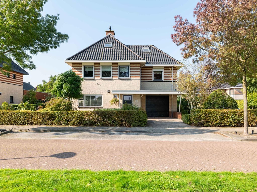 Middellantweide 15, Hellevoetsluis