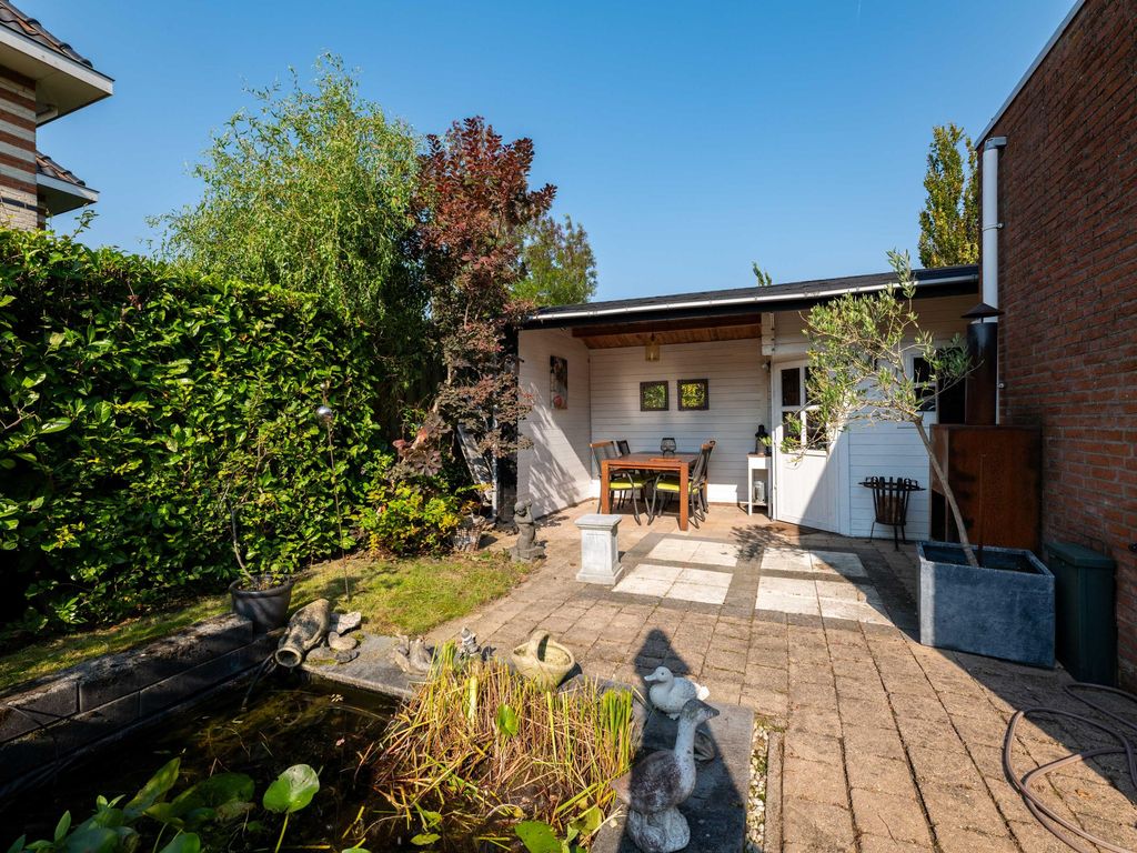 Middellantweide 15, Hellevoetsluis