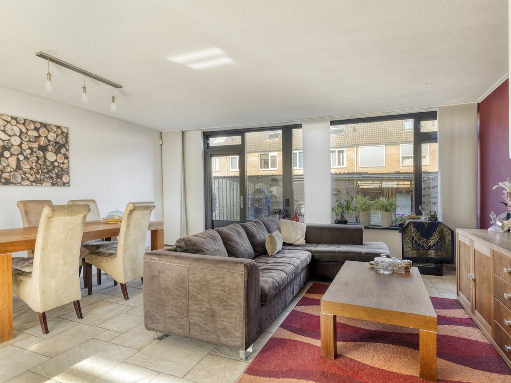 Discuspad 7, Hellevoetsluis