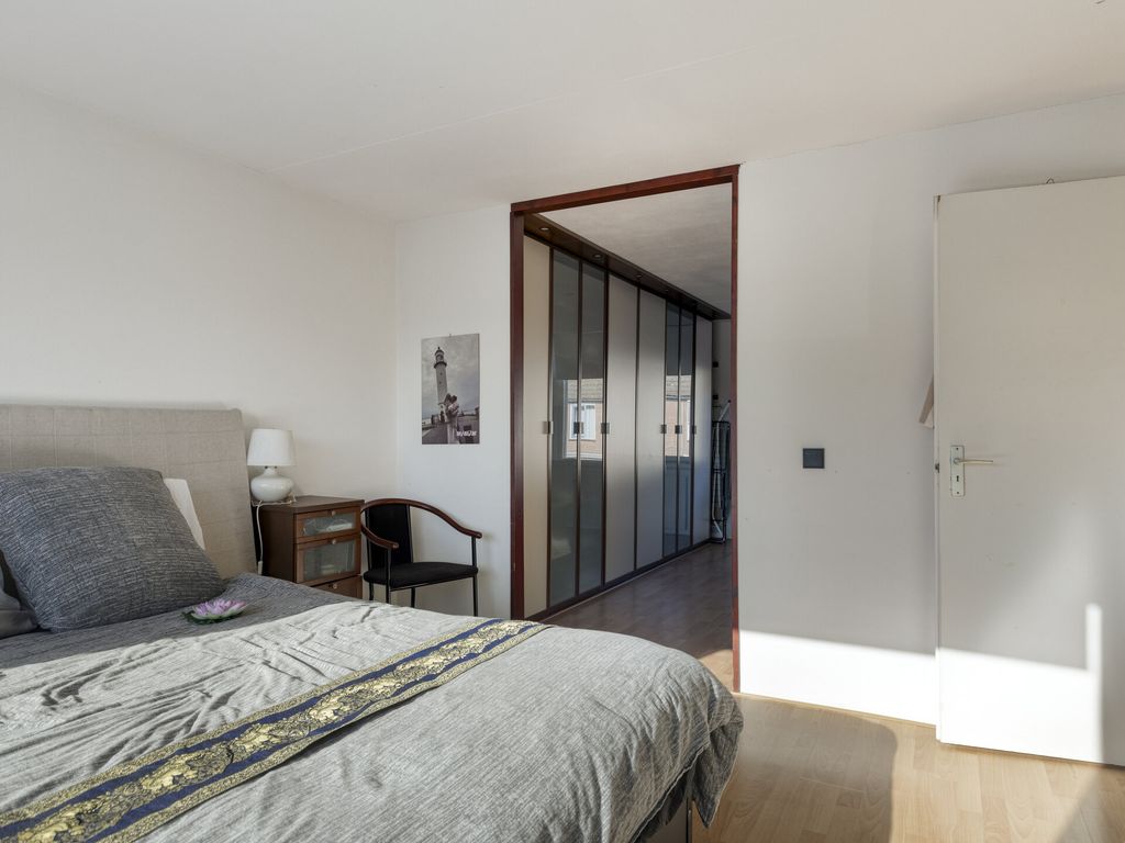 Discuspad 7, Hellevoetsluis