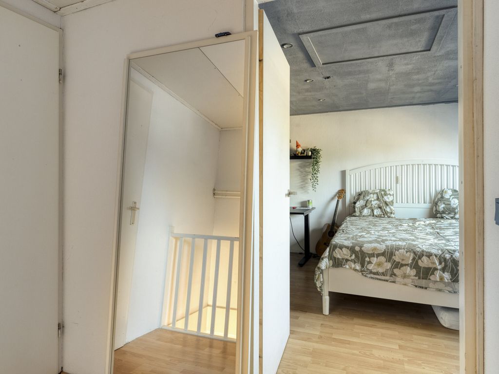 Discuspad 7, Hellevoetsluis