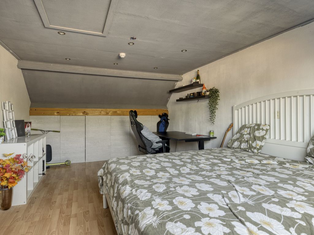 Discuspad 7, Hellevoetsluis