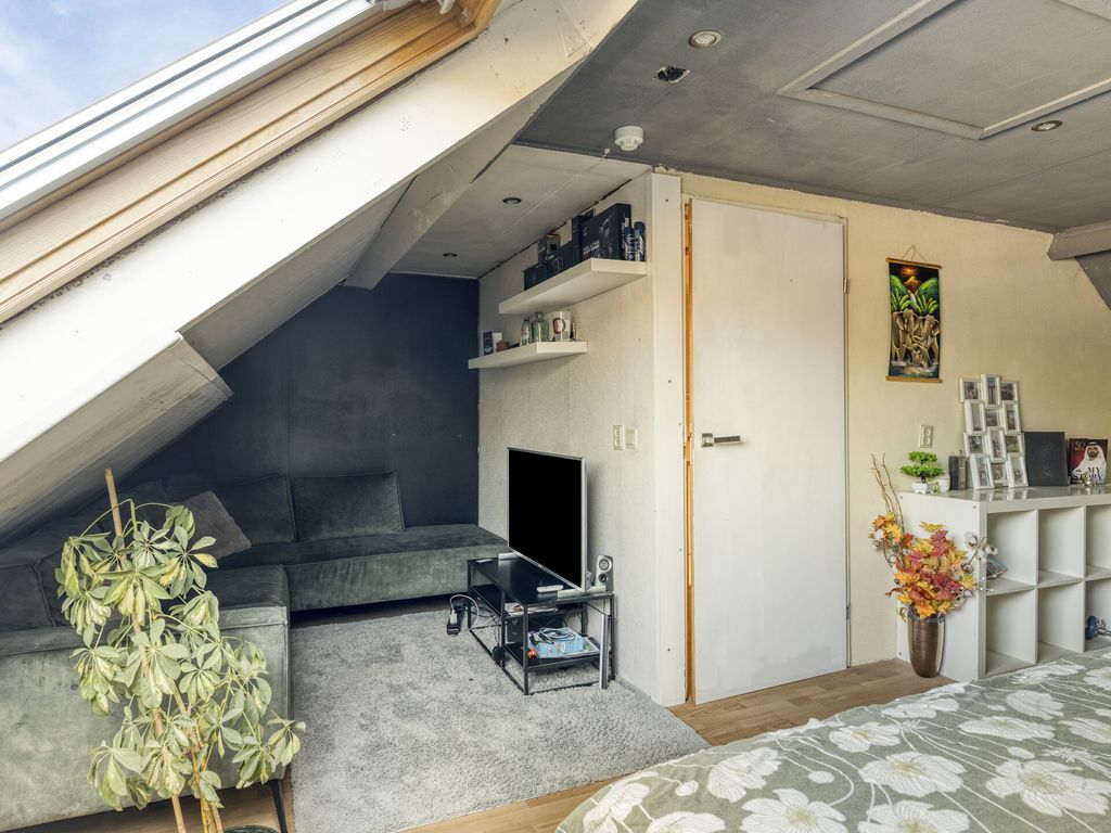 Discuspad 7, Hellevoetsluis