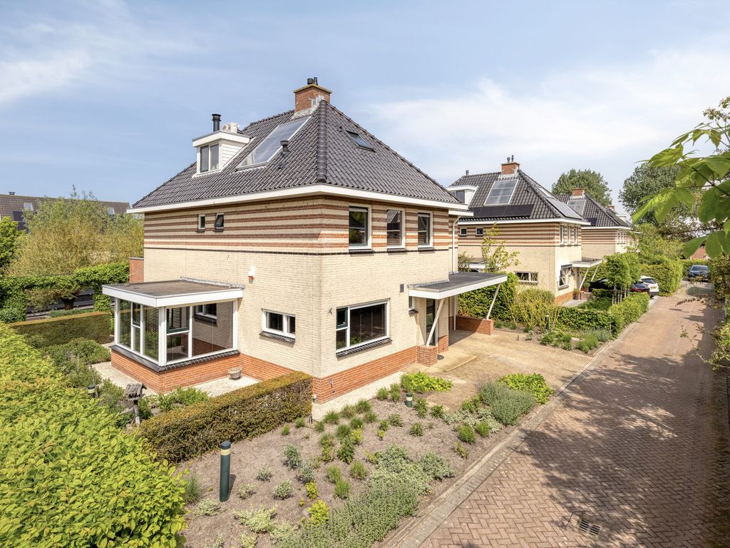 Uithofweide 9, Hellevoetsluis