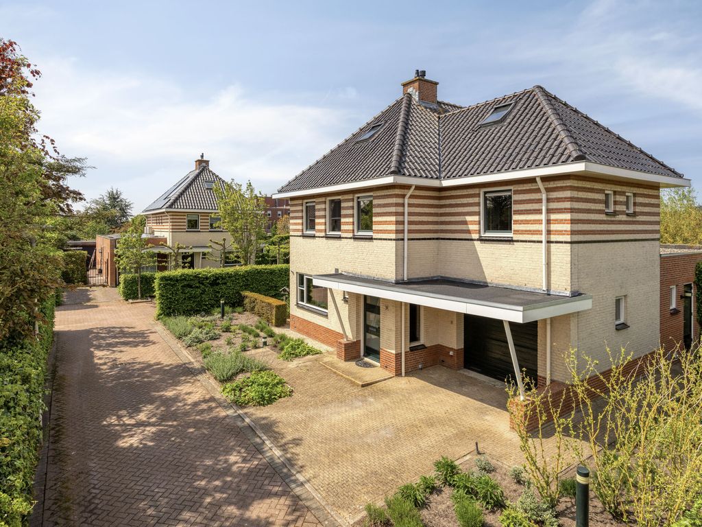 Uithofweide 9, Hellevoetsluis