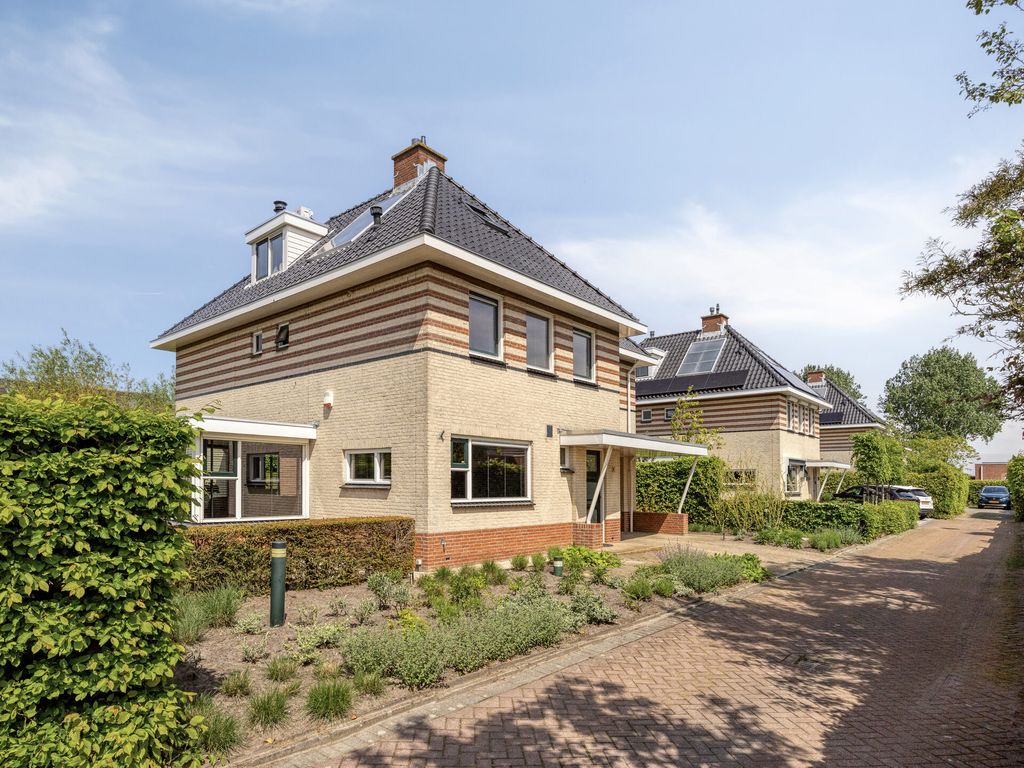 Uithofweide 9, Hellevoetsluis