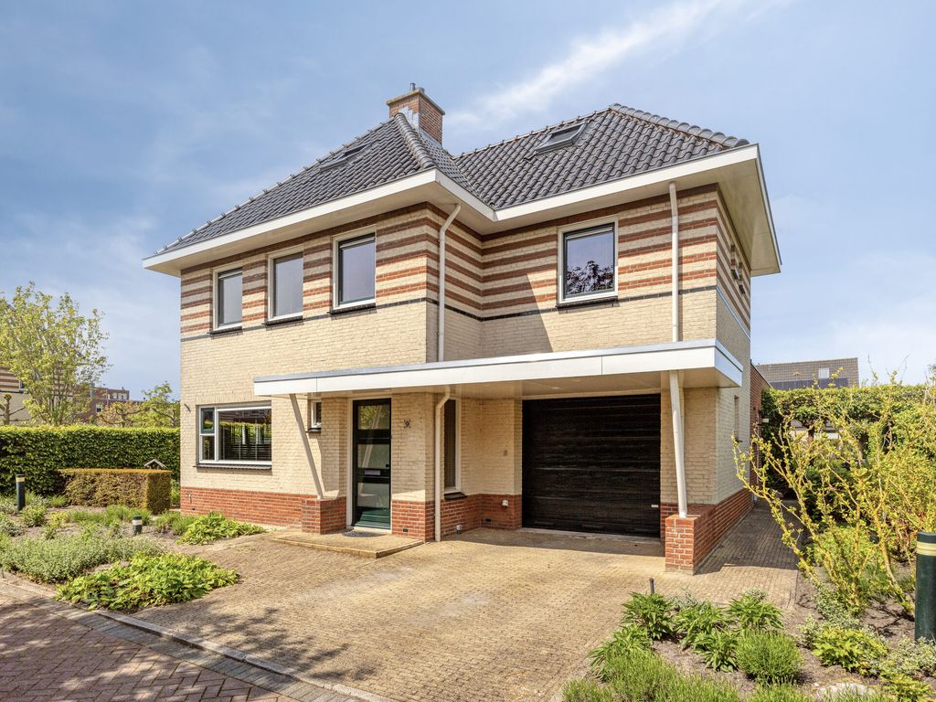 Uithofweide 9, Hellevoetsluis