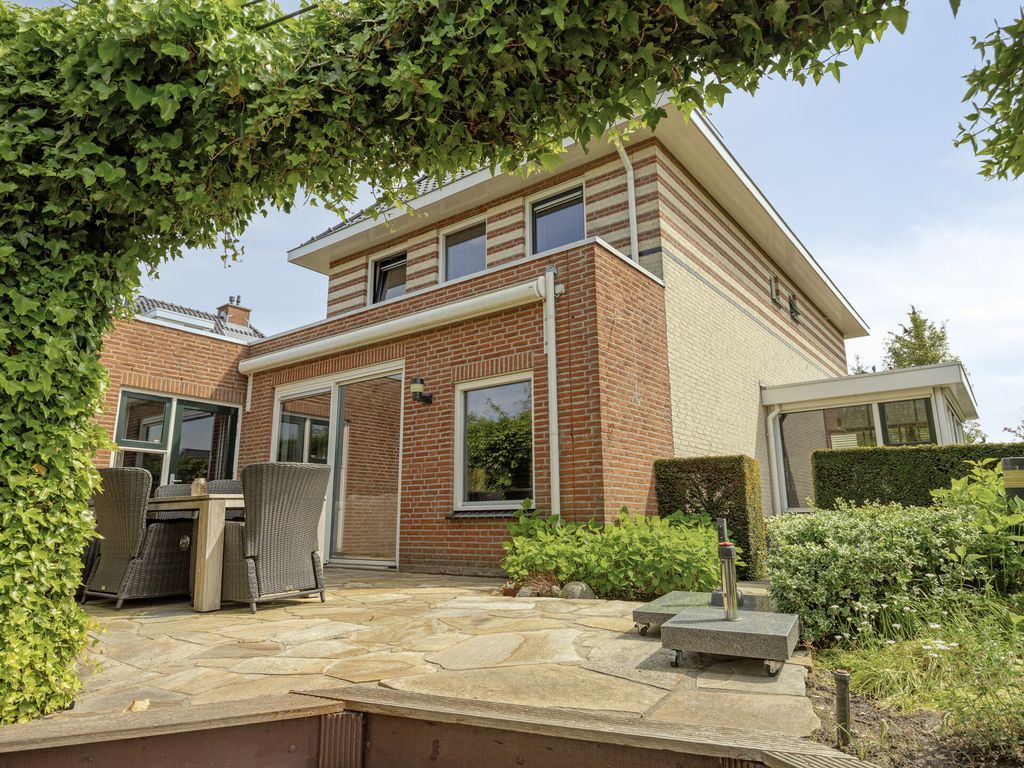Uithofweide 9, Hellevoetsluis