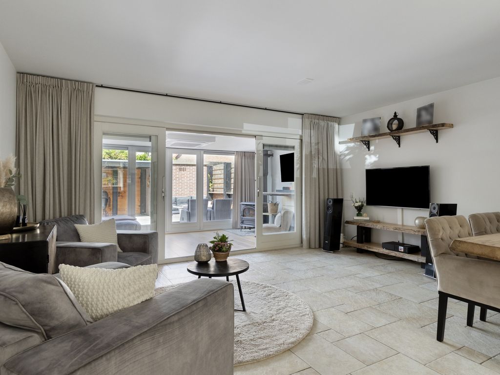 Kraaienest 35, Hellevoetsluis