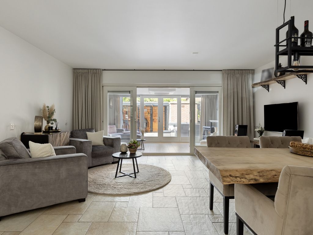 Kraaienest 35, Hellevoetsluis