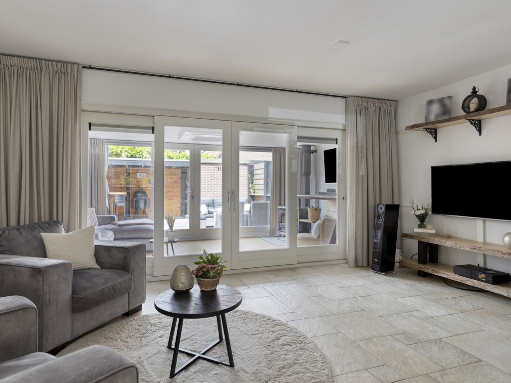 Kraaienest 35, Hellevoetsluis