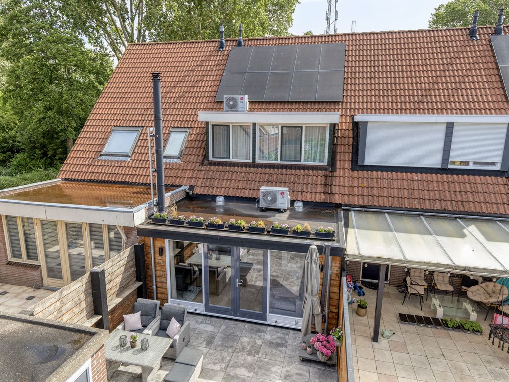 Kraaienest 35, Hellevoetsluis