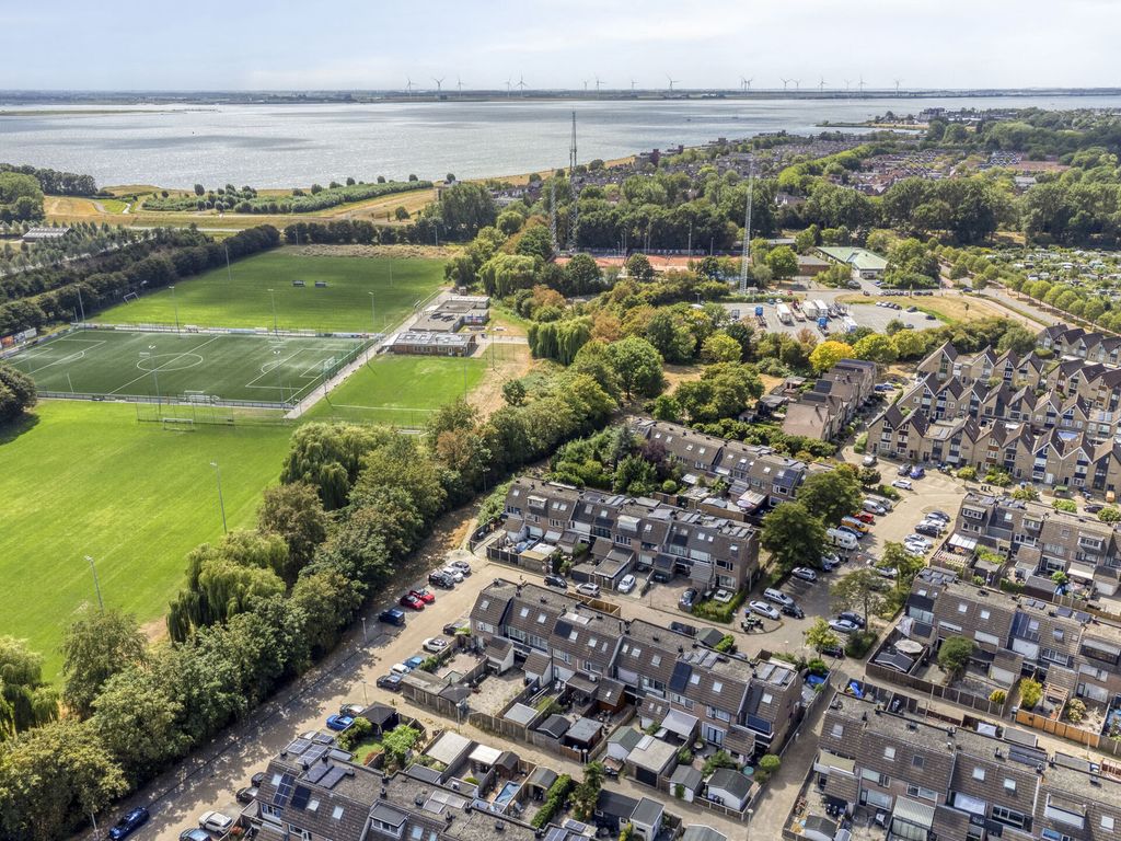 Spoelhoren 12, Hellevoetsluis