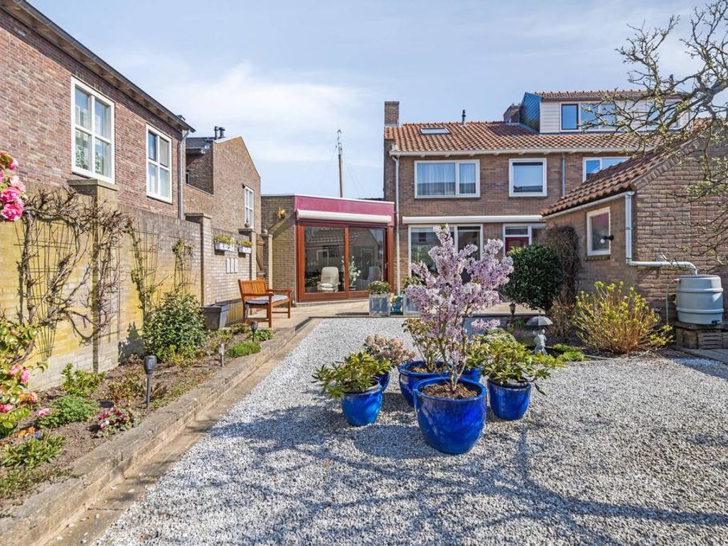 Westzanddijk 57, Hellevoetsluis