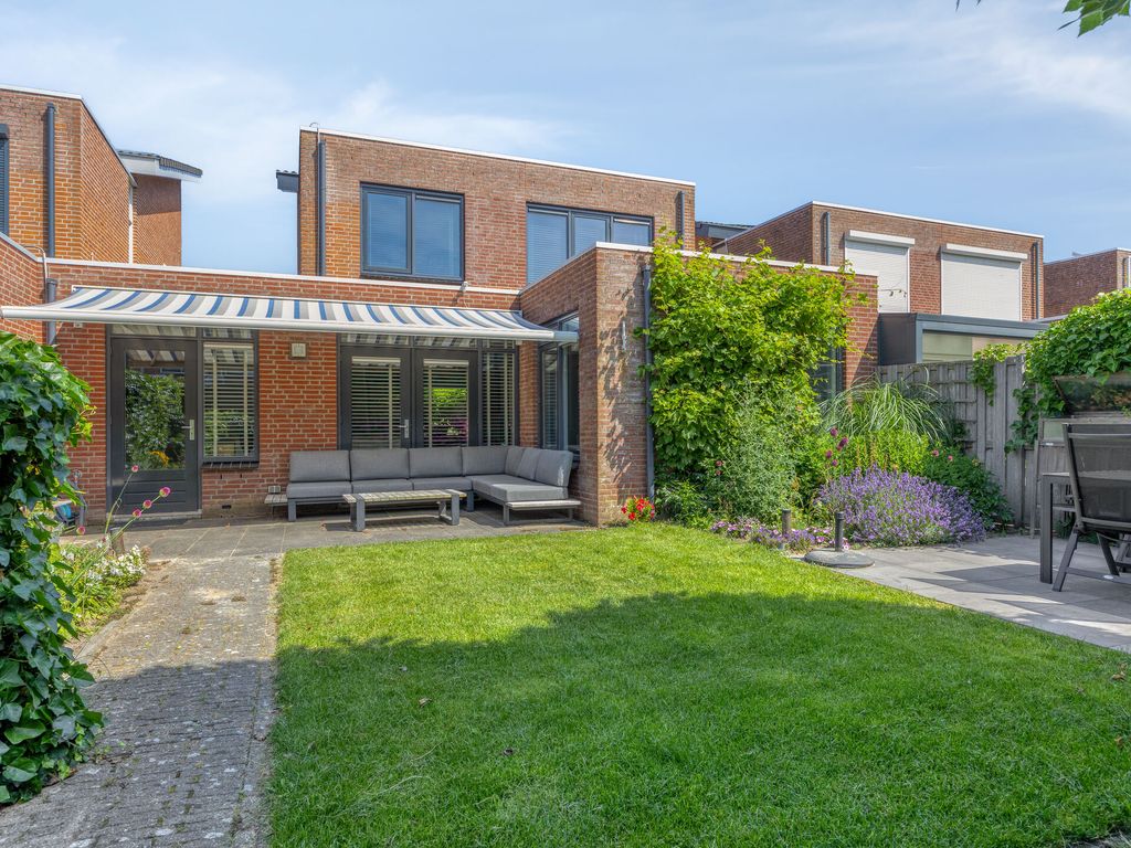 Turfweide 4, Hellevoetsluis