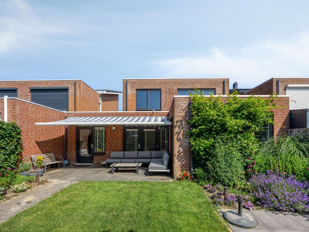 Turfweide 4, Hellevoetsluis