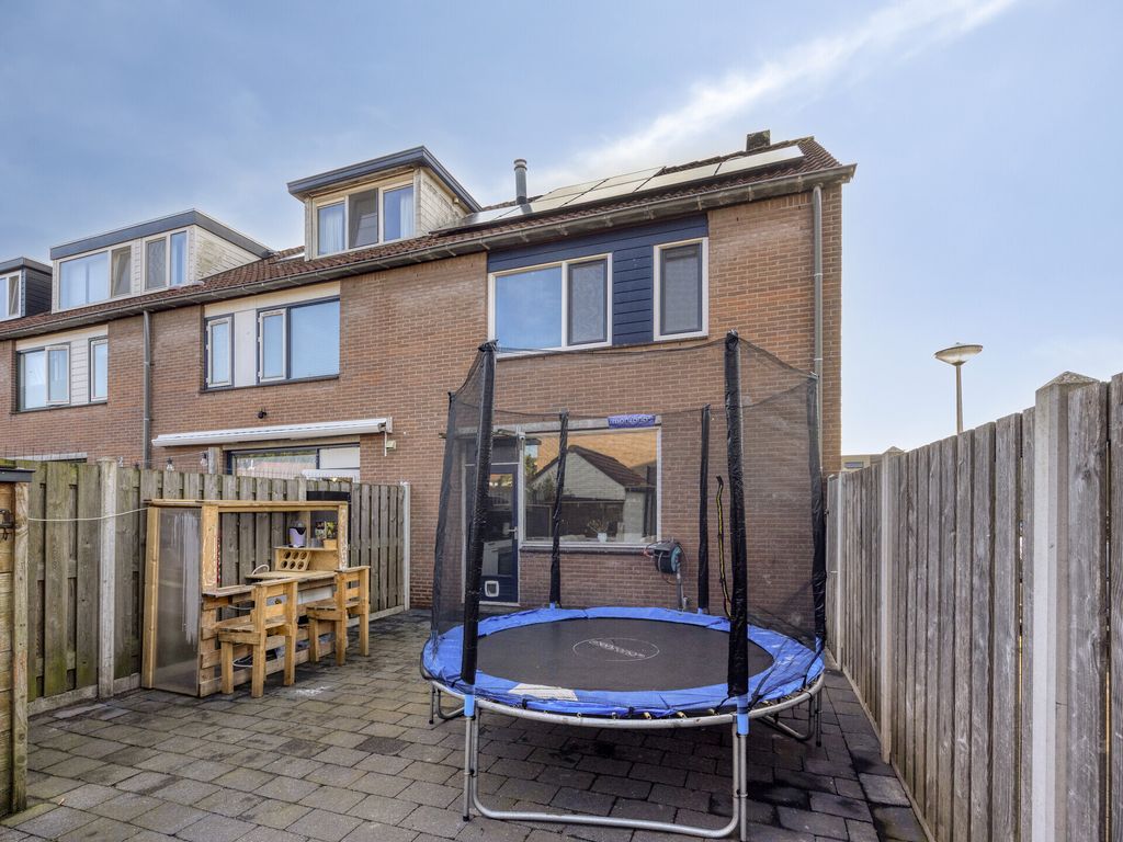 Mantelschelp 9, Hellevoetsluis