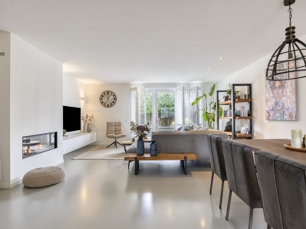 Jupiterlaan 10, Zuidland