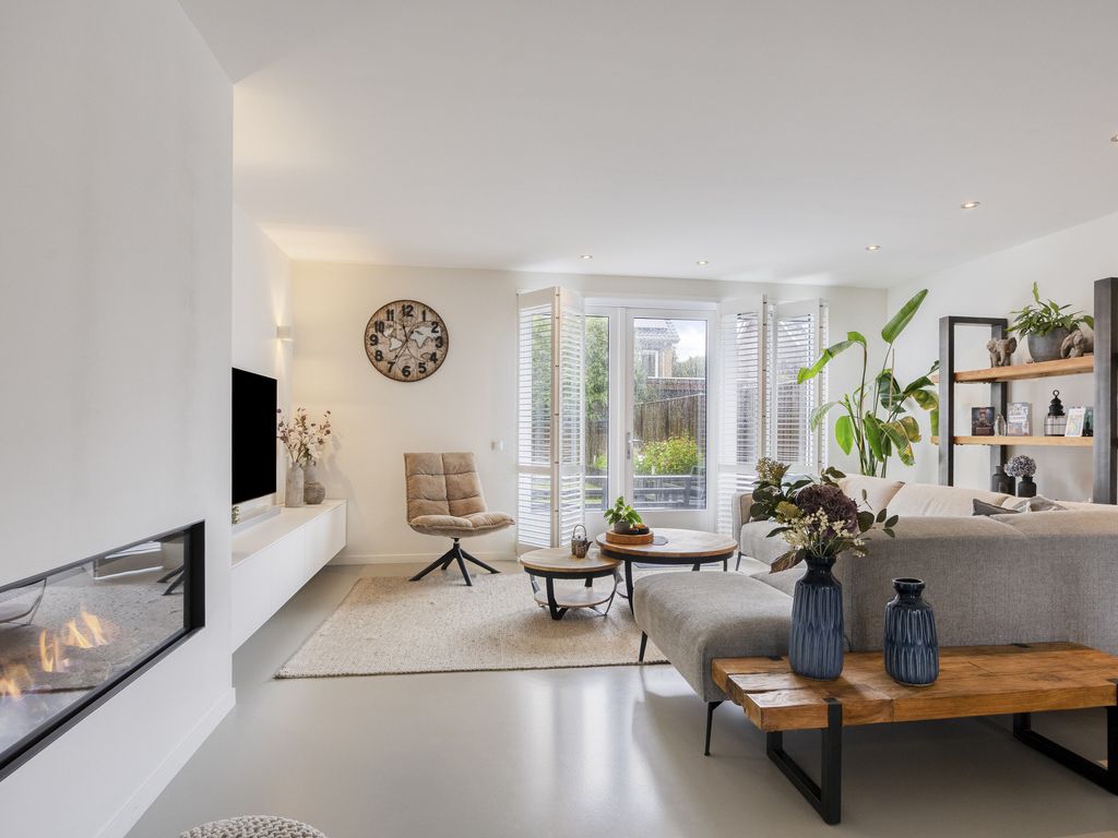 Jupiterlaan 10, Zuidland