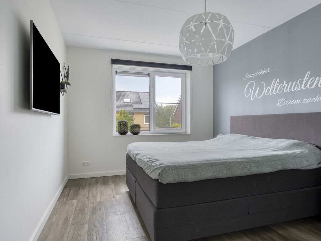 Jupiterlaan 10, Zuidland