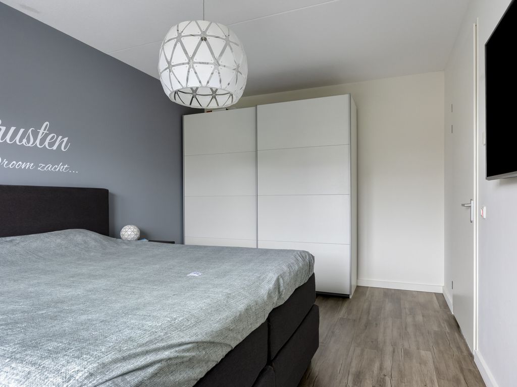 Jupiterlaan 10, Zuidland