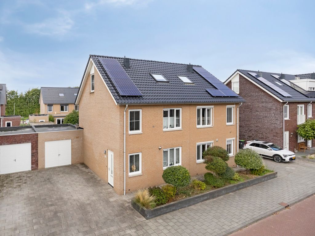 Jupiterlaan 10, Zuidland