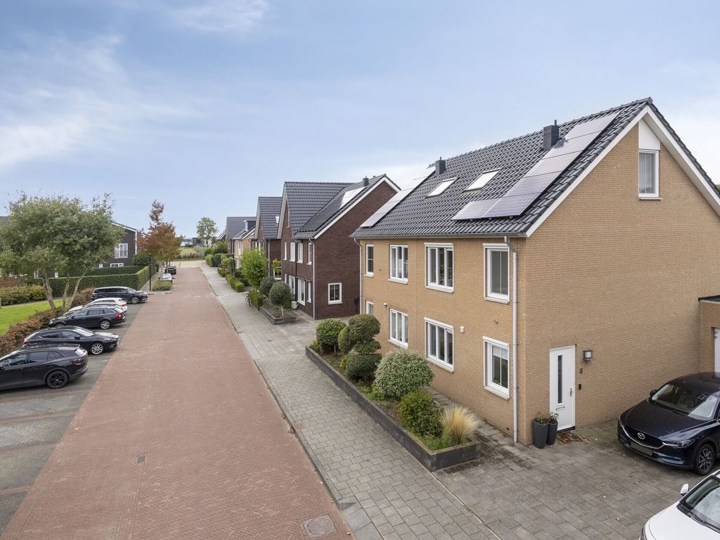Jupiterlaan 10, Zuidland