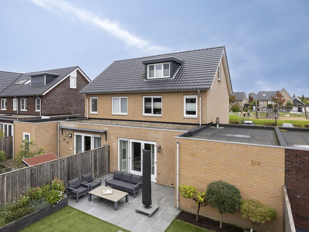 Jupiterlaan 10, Zuidland