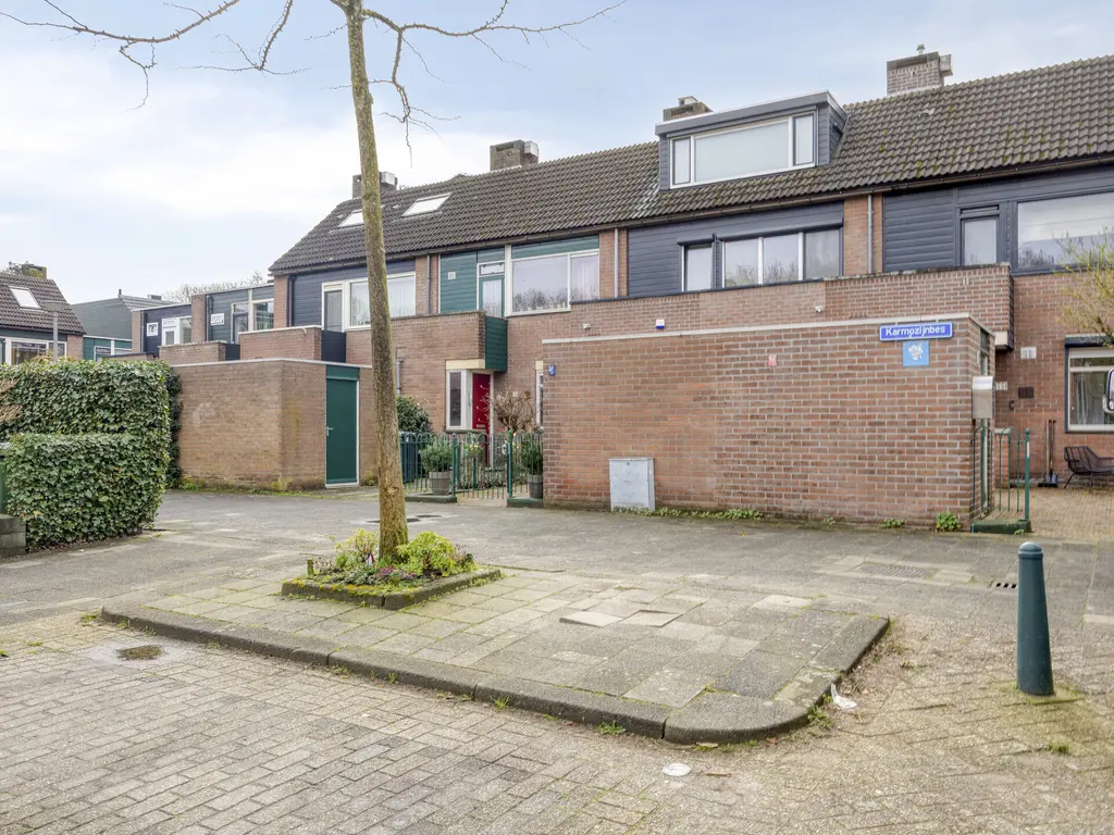 Karmozijnbes 18, ROTTERDAM