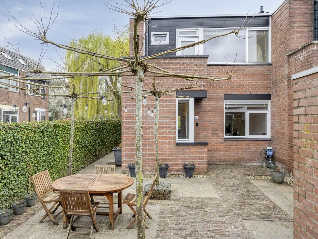 Karmozijnbes 18, ROTTERDAM