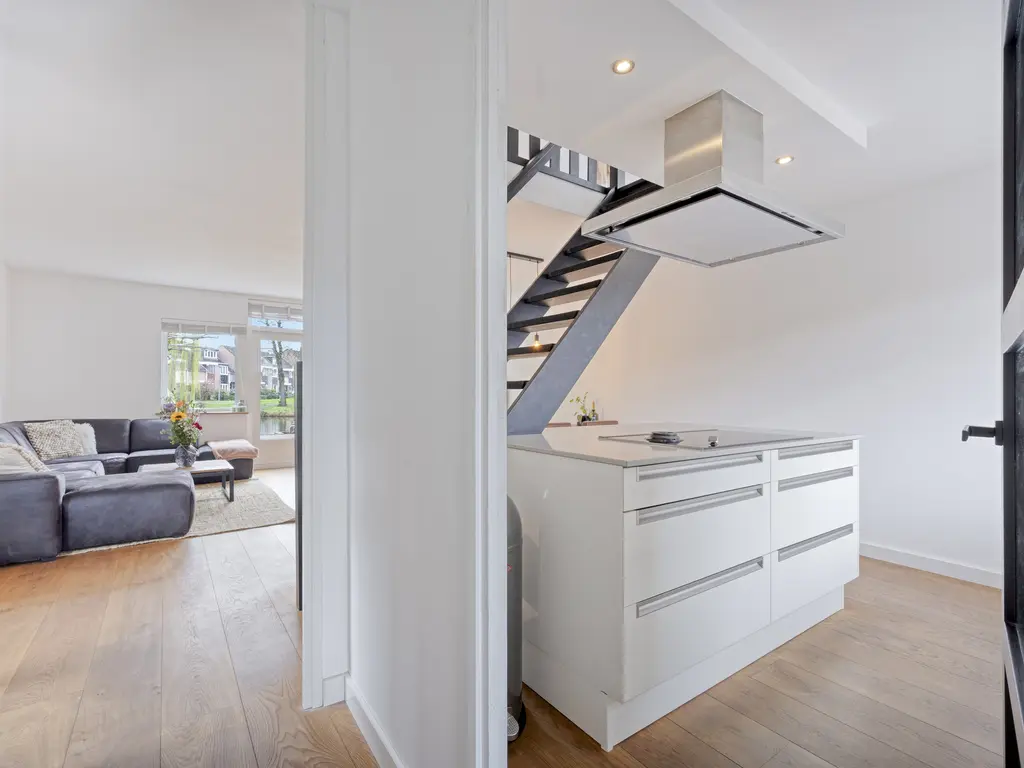 Karmozijnbes 18, ROTTERDAM