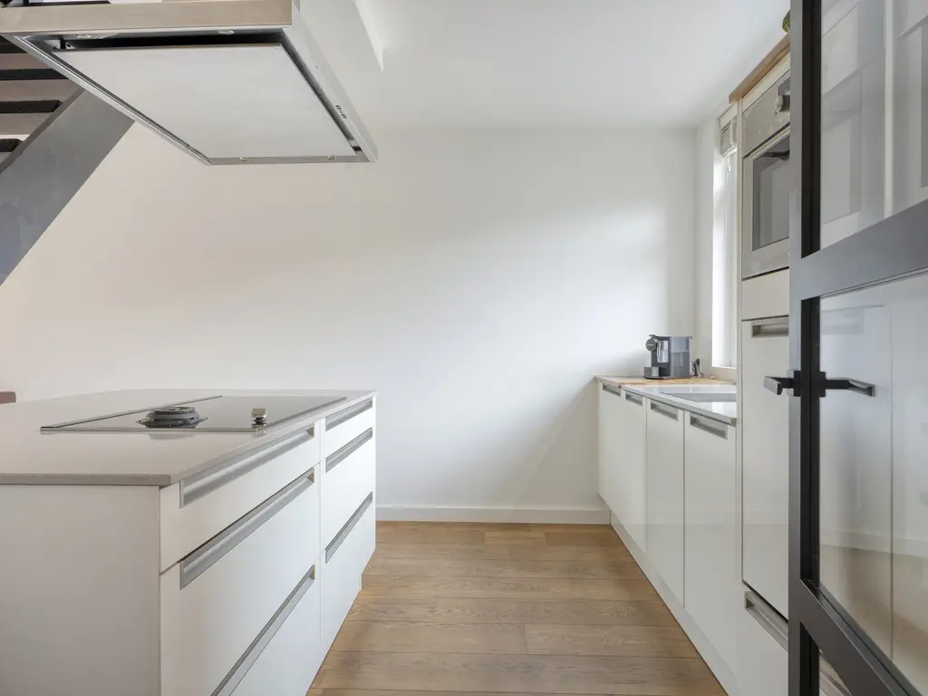 Karmozijnbes 18, ROTTERDAM