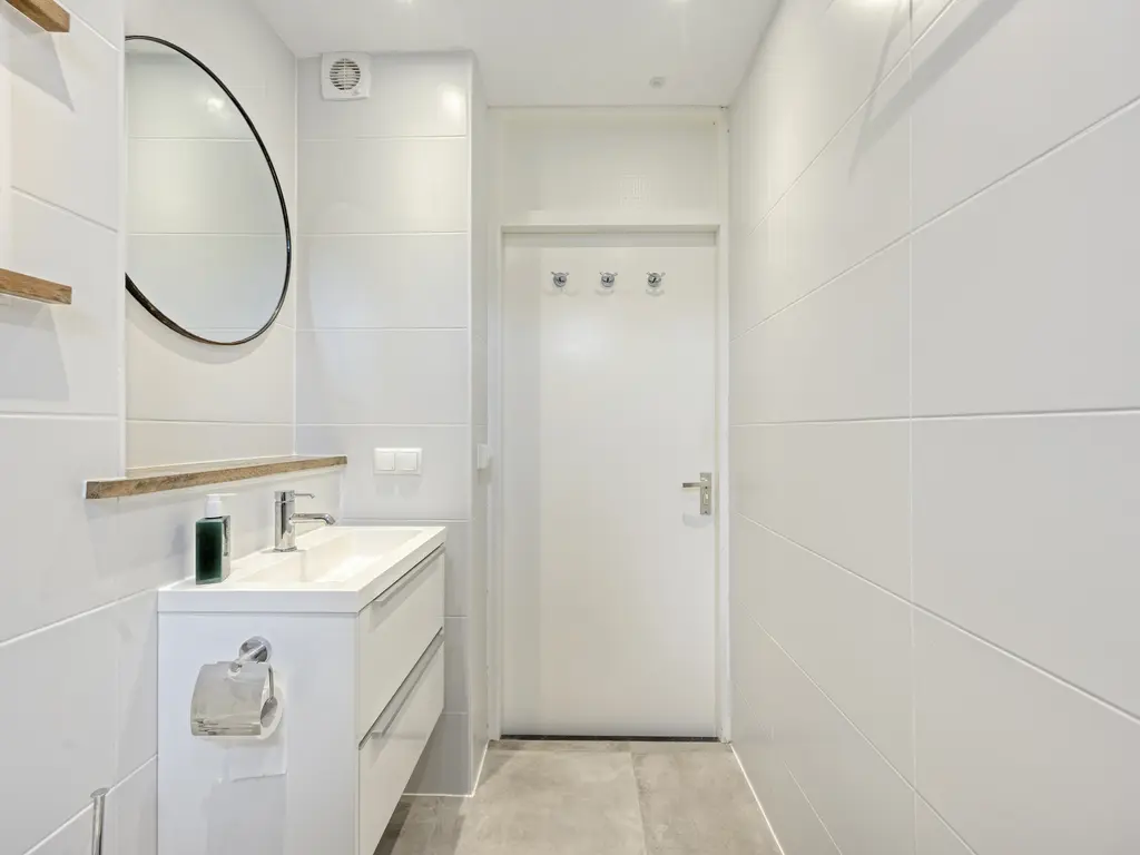 Karmozijnbes 18, ROTTERDAM