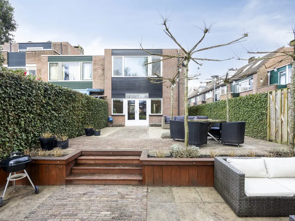 Karmozijnbes 18, ROTTERDAM