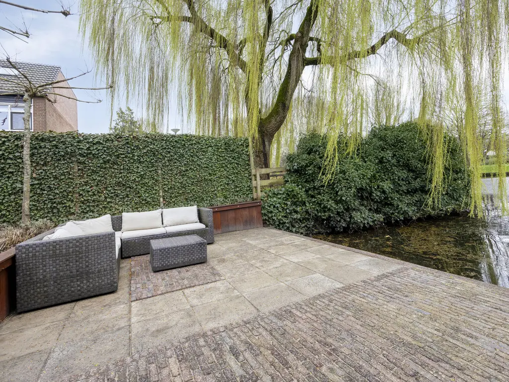 Karmozijnbes 18, ROTTERDAM