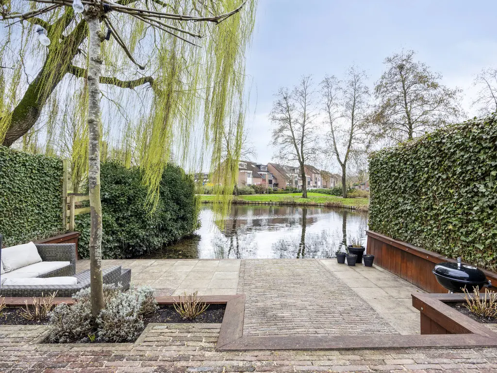 Karmozijnbes 18, ROTTERDAM