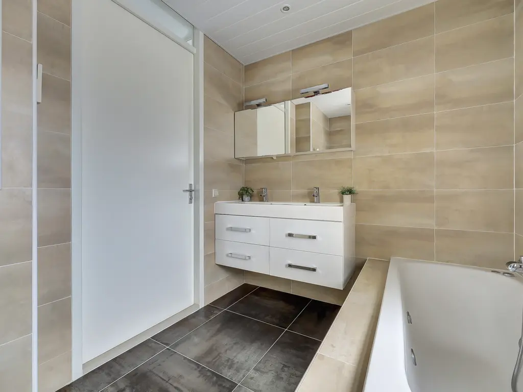 Krekelveen 356, SPIJKENISSE