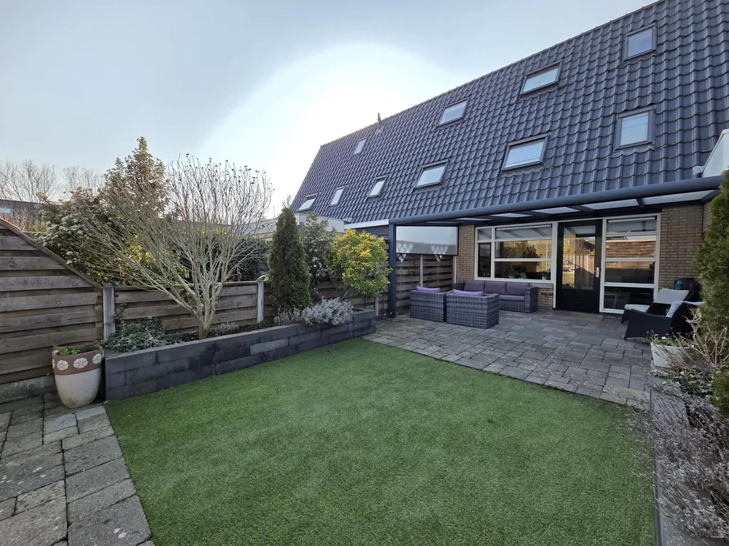 Krekelveen 356, SPIJKENISSE