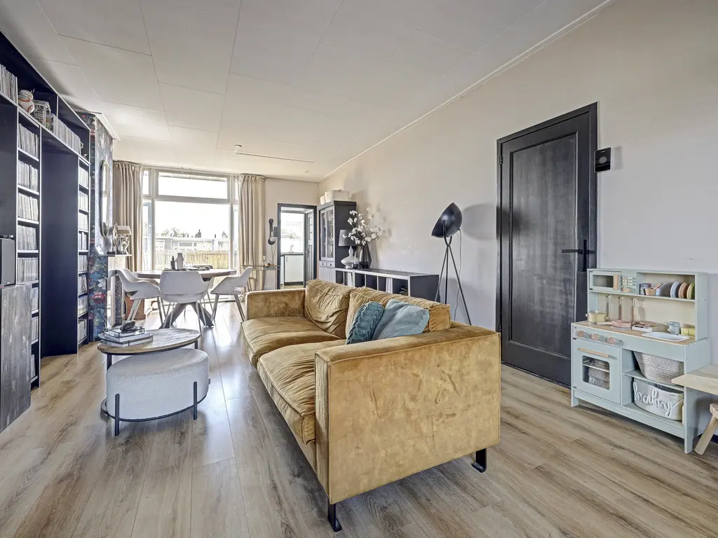Mr. Troelstrastraat 8, VLAARDINGEN