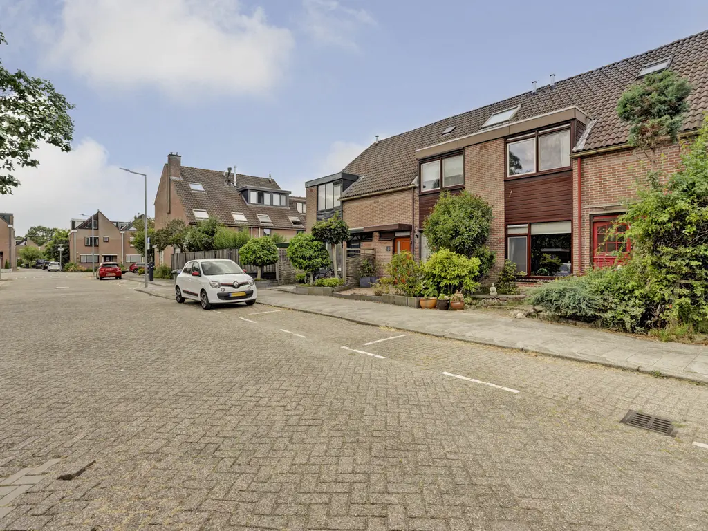 Kraaiheide 8, Rotterdam