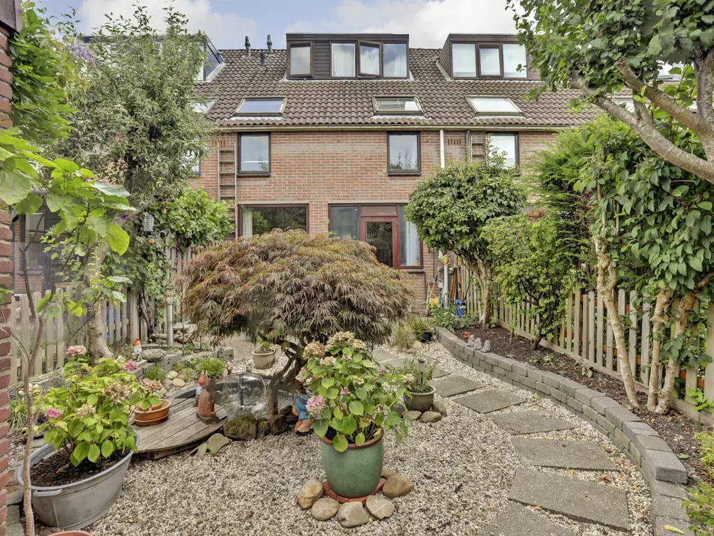 Kraaiheide 8, Rotterdam