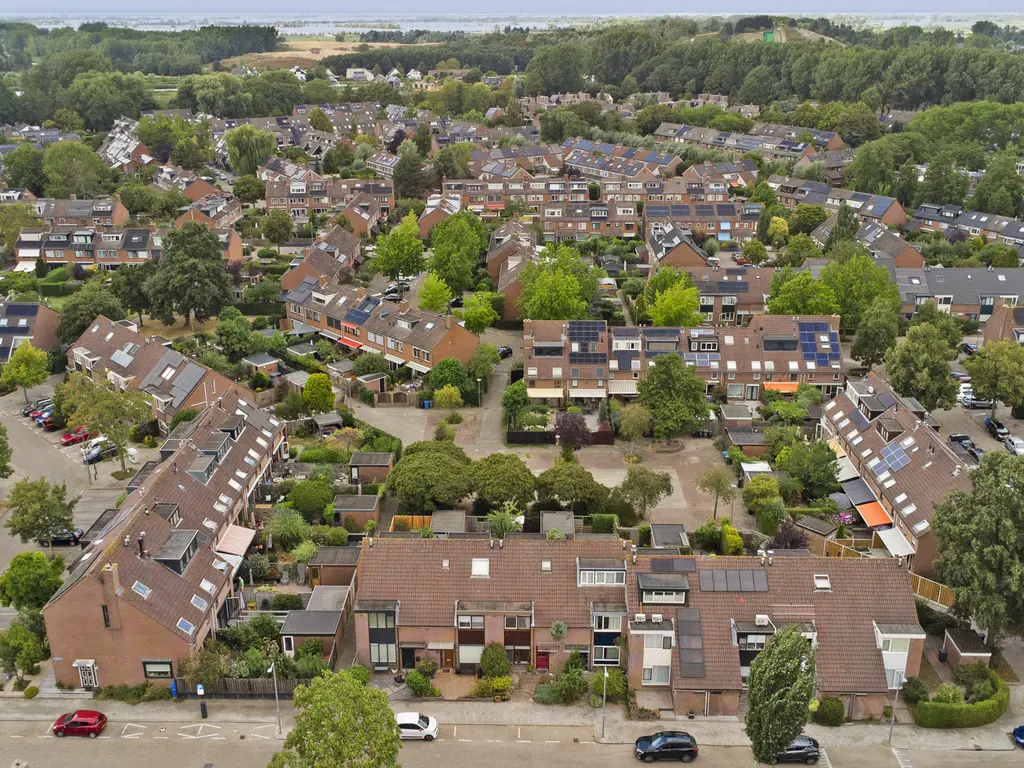 Kraaiheide 8, Rotterdam