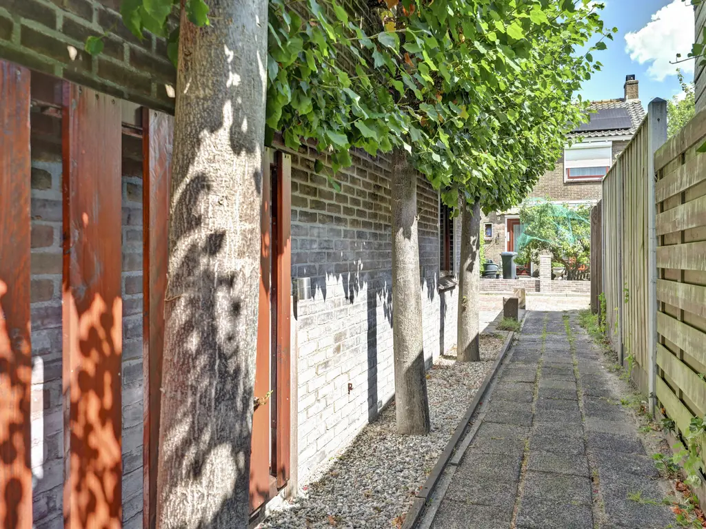 Ribeslaan 30, SCHIEDAM