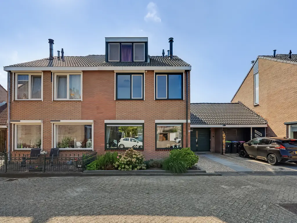 Tubastraat 31, SPIJKENISSE