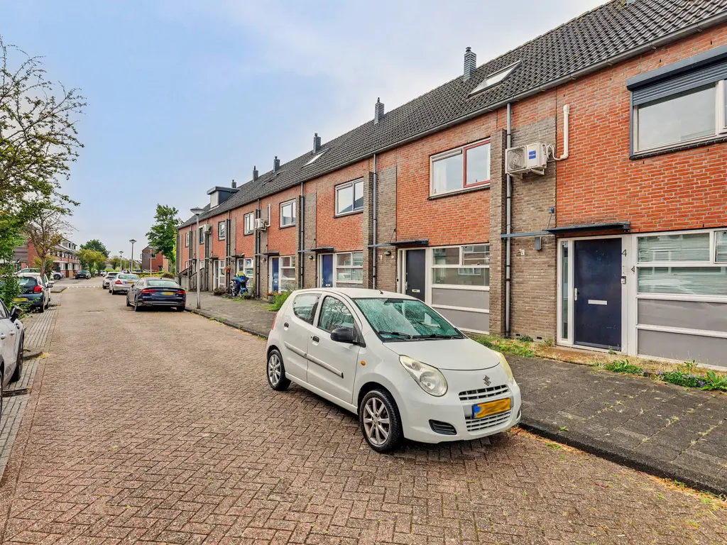 Vicky Baumstraat 6, SPIJKENISSE