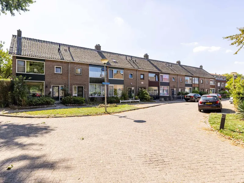 Margrietstraat 24, SPIJKENISSE