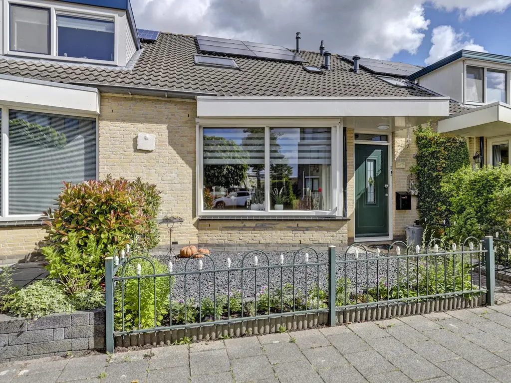 Theo Mann-Bouwmeesterstraat 27, SPIJKENISSE